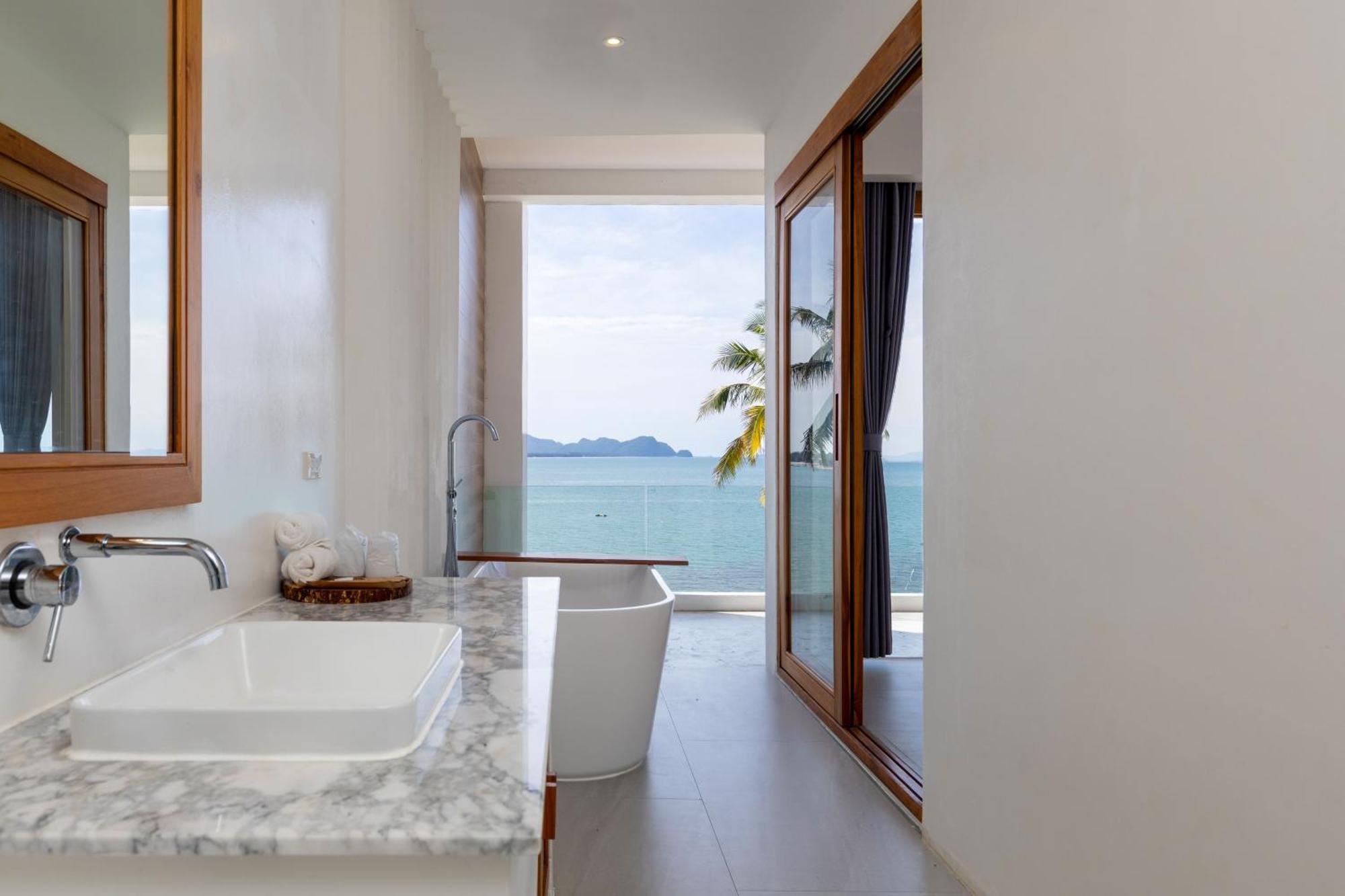 X-Sea Khanom Harbor Bay Resort Екстер'єр фото